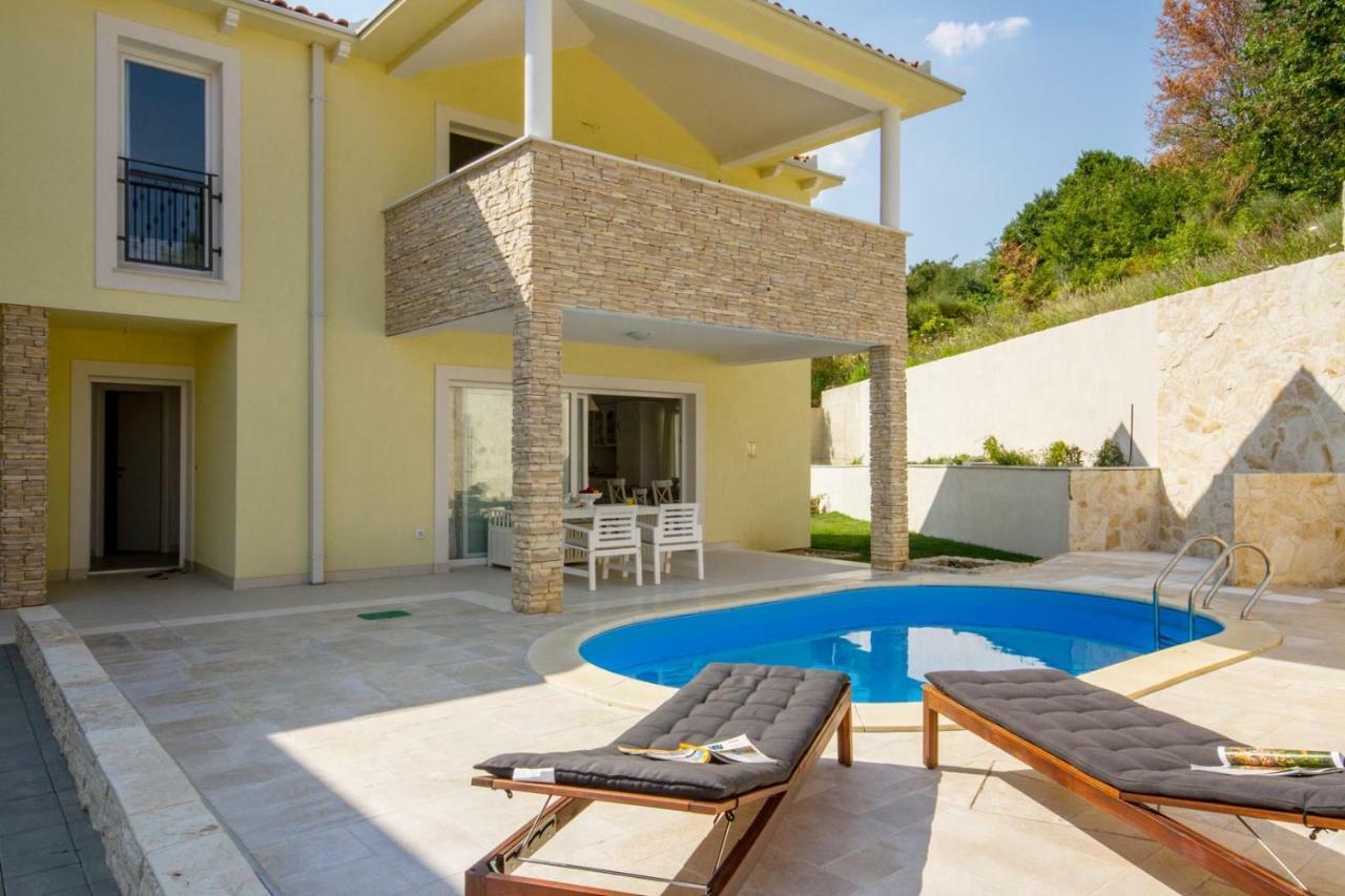 Вілла House Sunny Rock Baska Екстер'єр фото