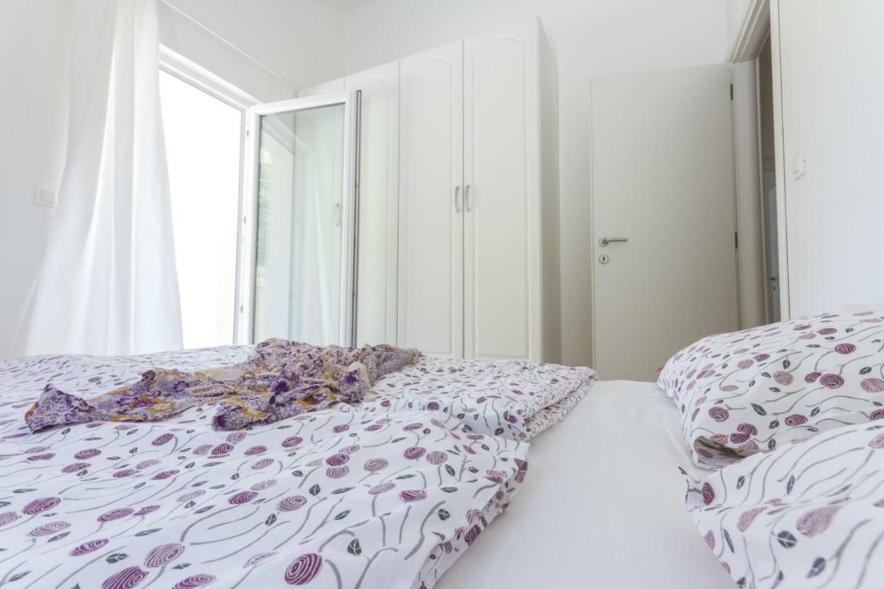 Вілла House Sunny Rock Baska Екстер'єр фото