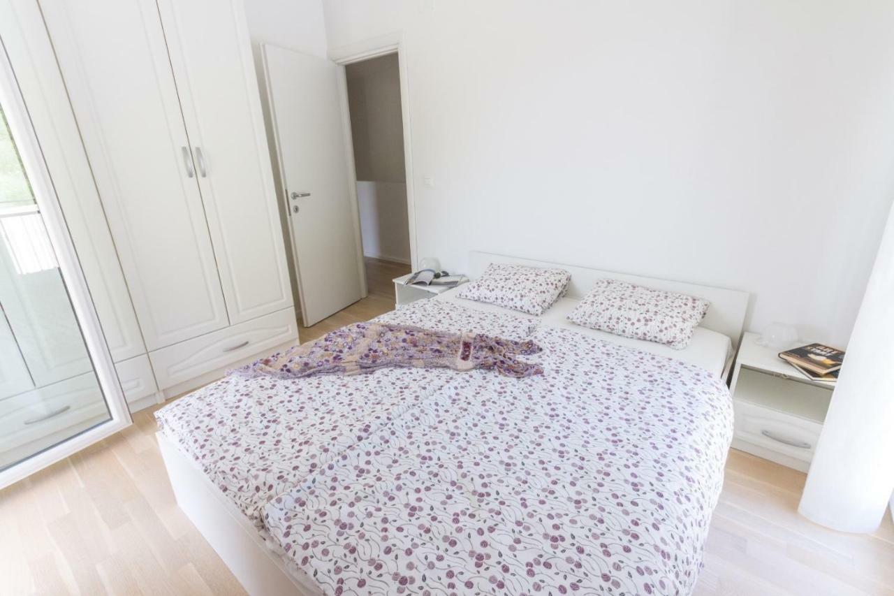 Вілла House Sunny Rock Baska Екстер'єр фото